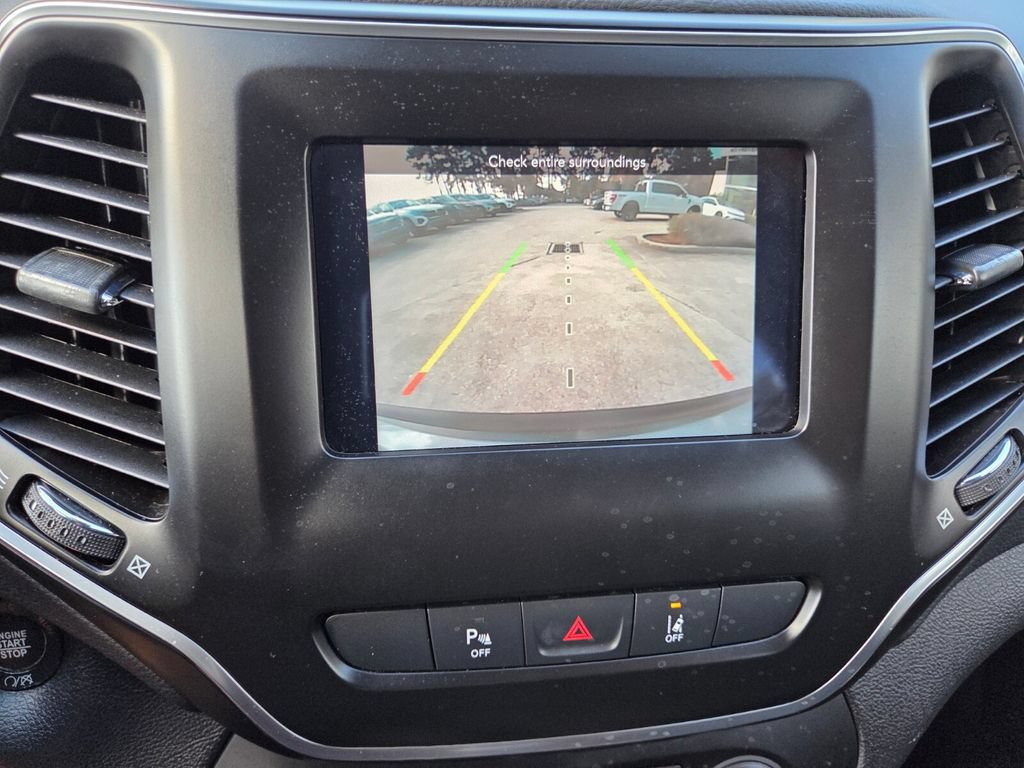 Used 2021 Jeep Cherokee Latitude Plus FWD image 16
