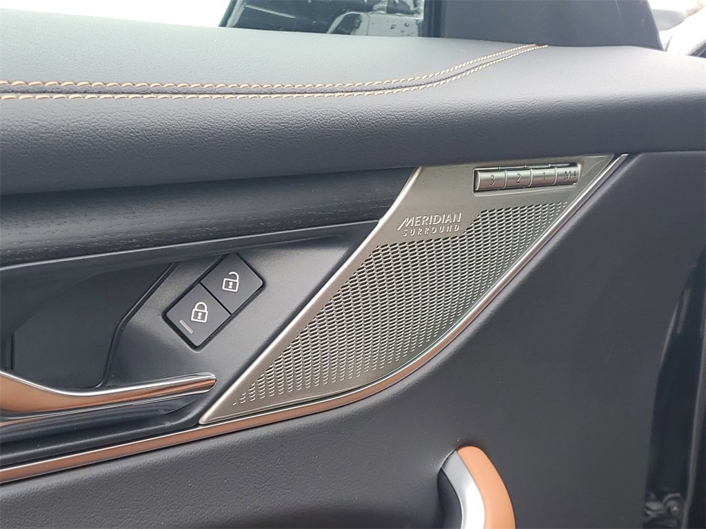 New 2025 Jaguar F-PACE R-Dynamic S image 10