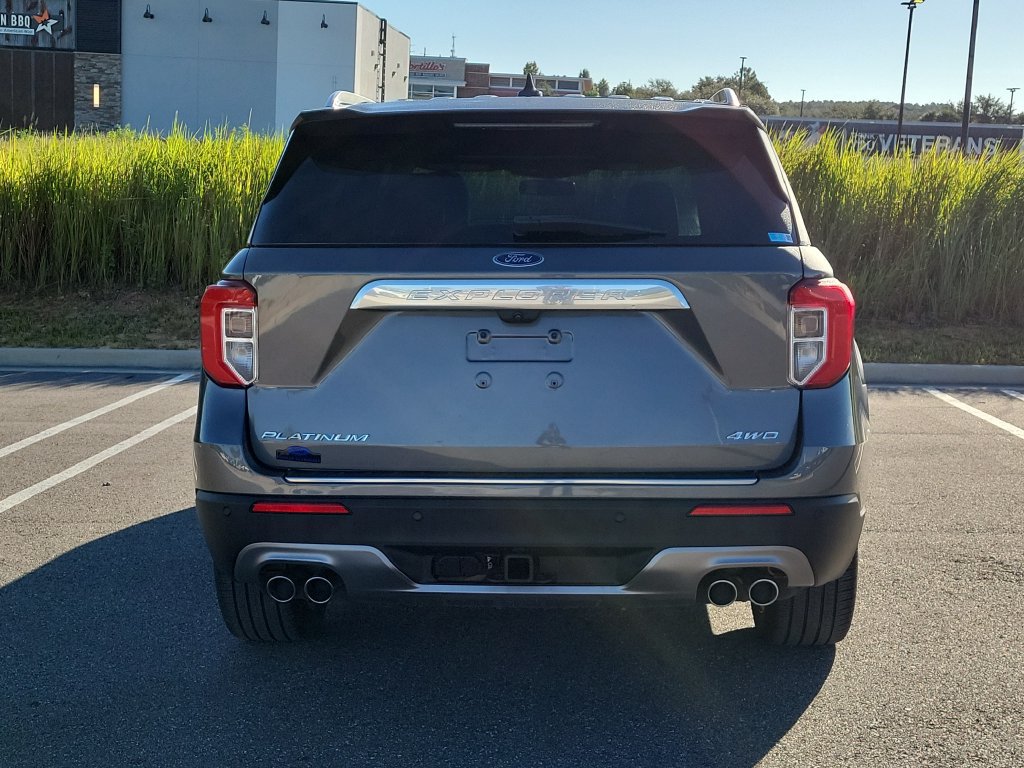 Used 2023 Ford Explorer Platinum w/ Technology Package AWD/4WD image 4