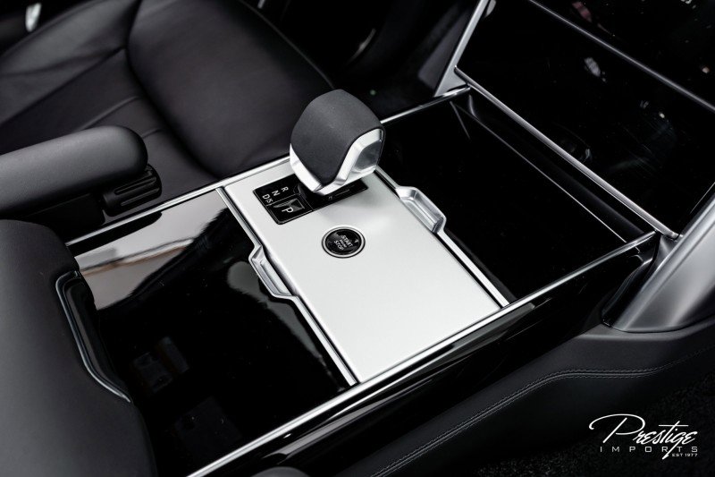 Used 2025 Land Rover Range Rover SE image 44
