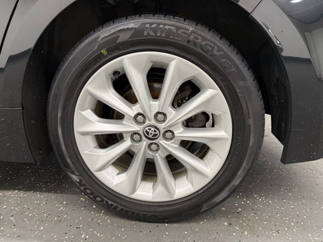 Used 2020 Toyota Corolla XLE image 20