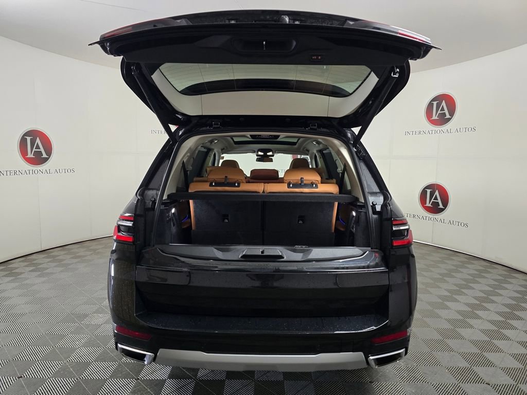 Used 2026 BMW X7 xDrive40i image 9