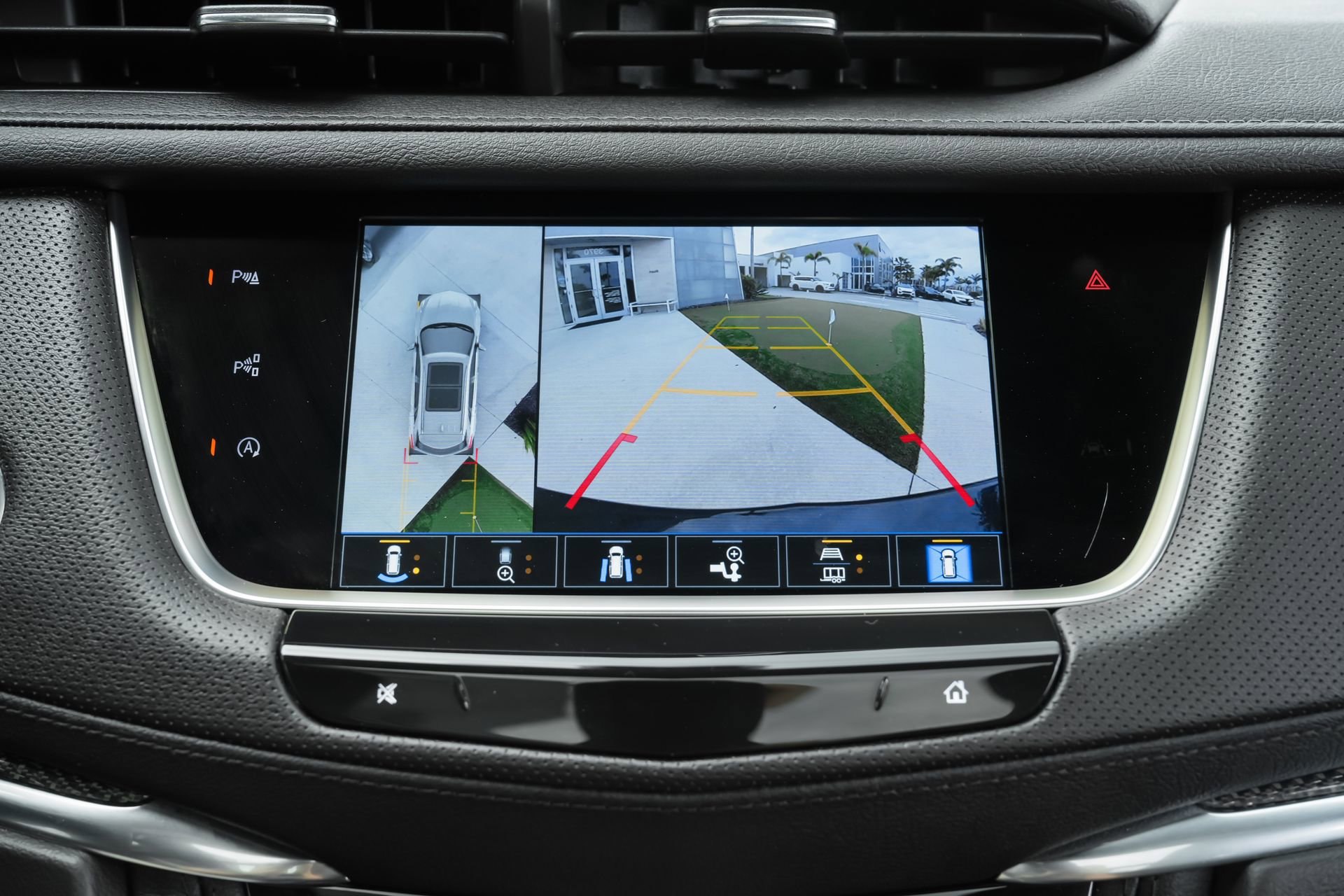 Used 2023 Cadillac XT5 Sportv w/ Technology Package image 14