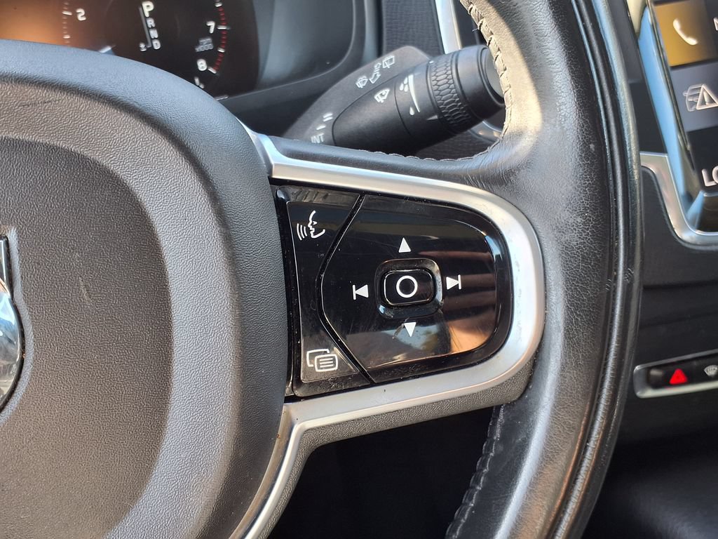 Used 2020 Volvo XC90 T6 Momentum AWD/4WD image 29