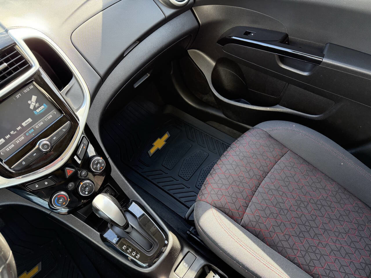 Used 2017 Chevrolet Sonic LT w/ Convenience Package FWD image 21