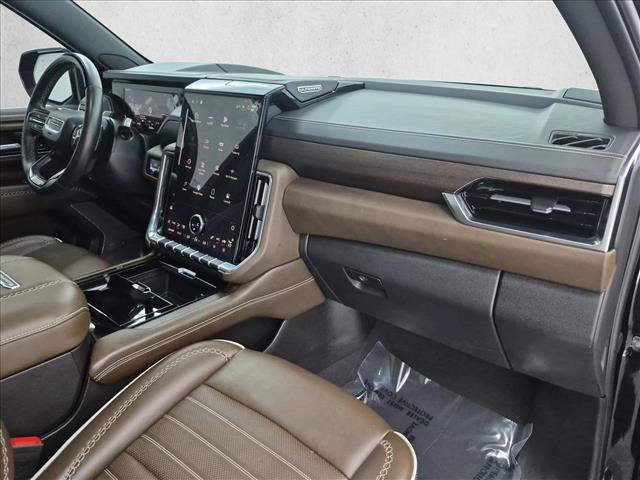 Used 2025 GMC Yukon Denali Ultimate AWD/4WD image 26
