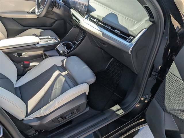 Used 2025 BMW X2 xDrive28i w/ Technology Package image 10