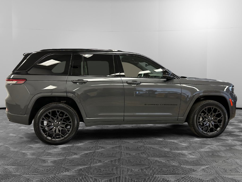 Used 2025 Jeep Grand Cherokee Summit w/ Adv Protech Group IV AWD/4WD image 7