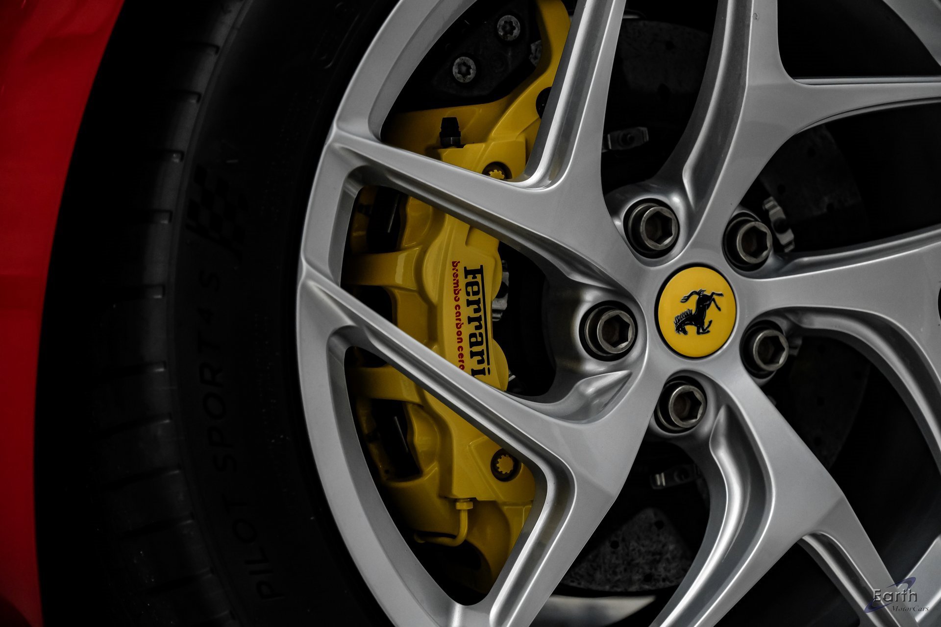 Used 2018 Ferrari 812 Superfast image 95