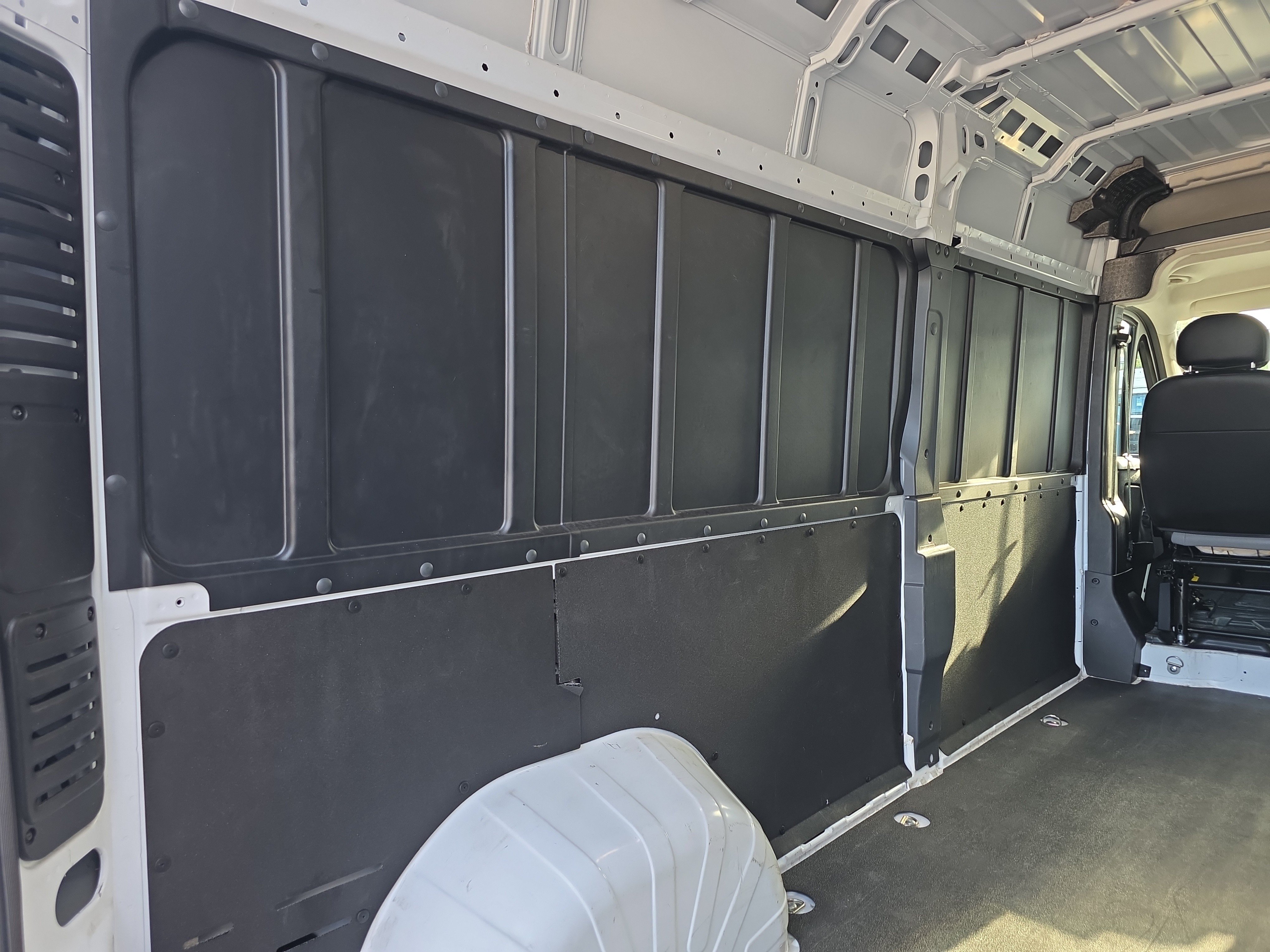 Used 2025 RAM ProMaster 2500 w/ Convenience Group FWD image 14