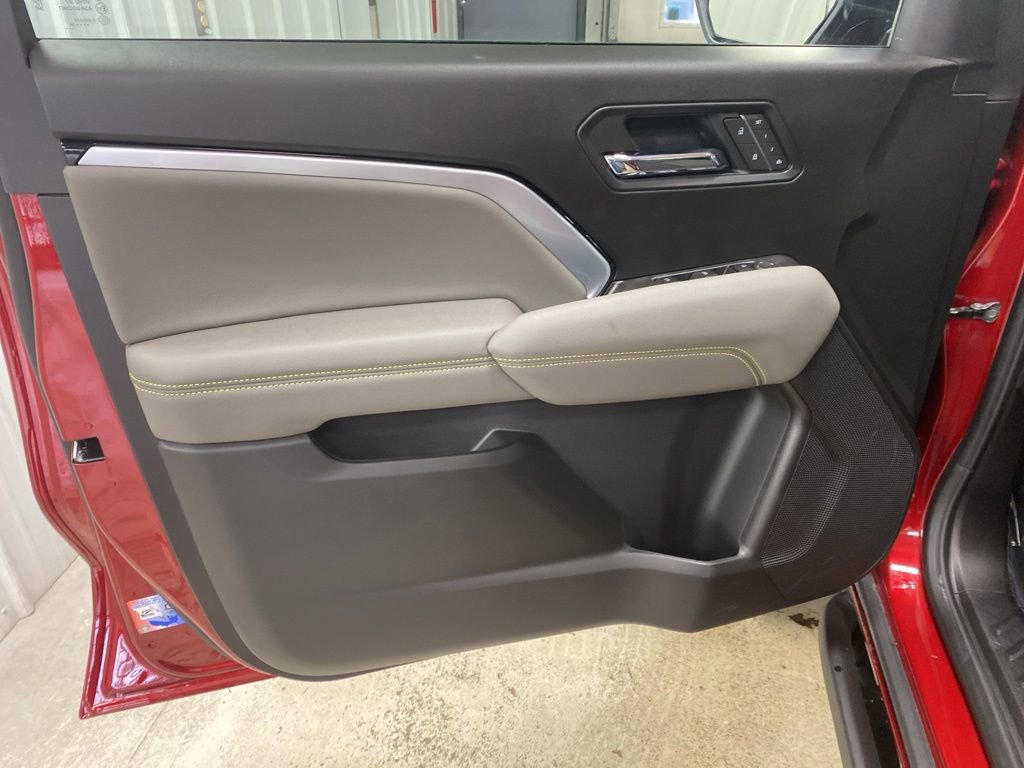 New 2026 Chevrolet Colorado ZR2 w/ Technology Package AWD/4WD image 33
