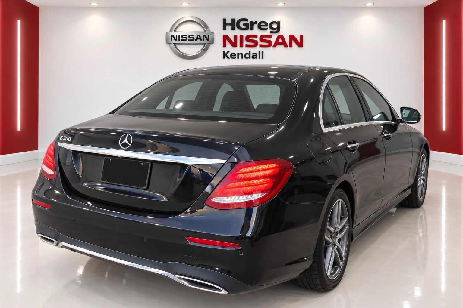 Used 2019 Mercedes-Benz E 300 image 4