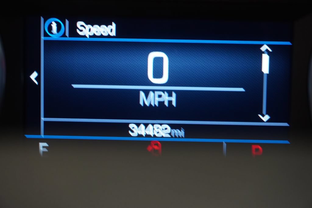Used 2024 GMC Terrain SLE w/ Driver Convenience Package FWD image 4