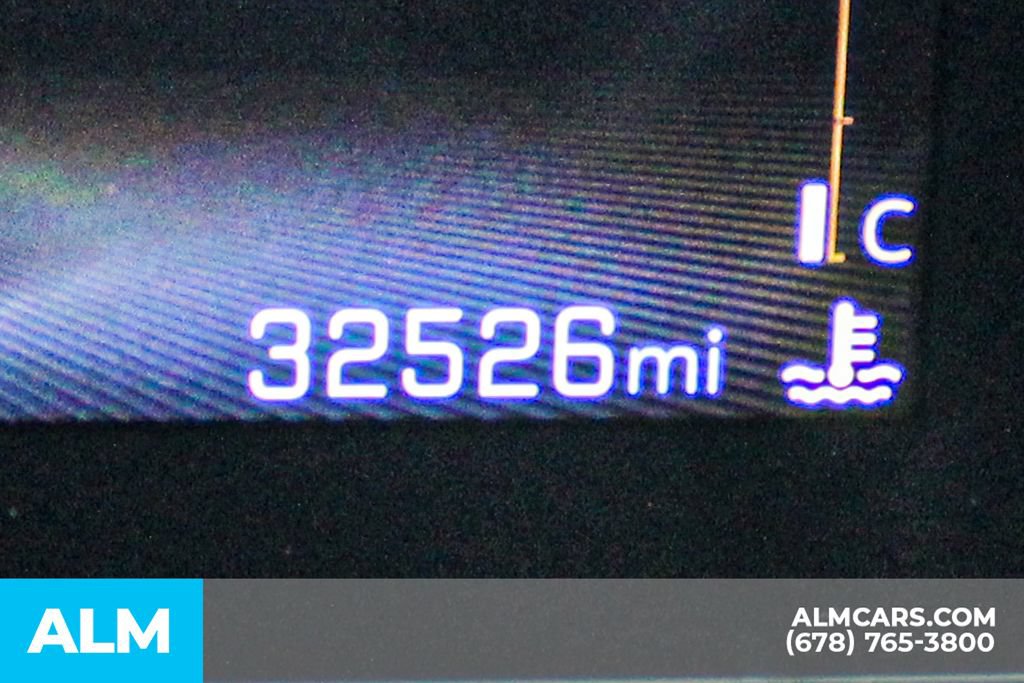 Used 2025 Chevrolet Trax LT FWD image 40