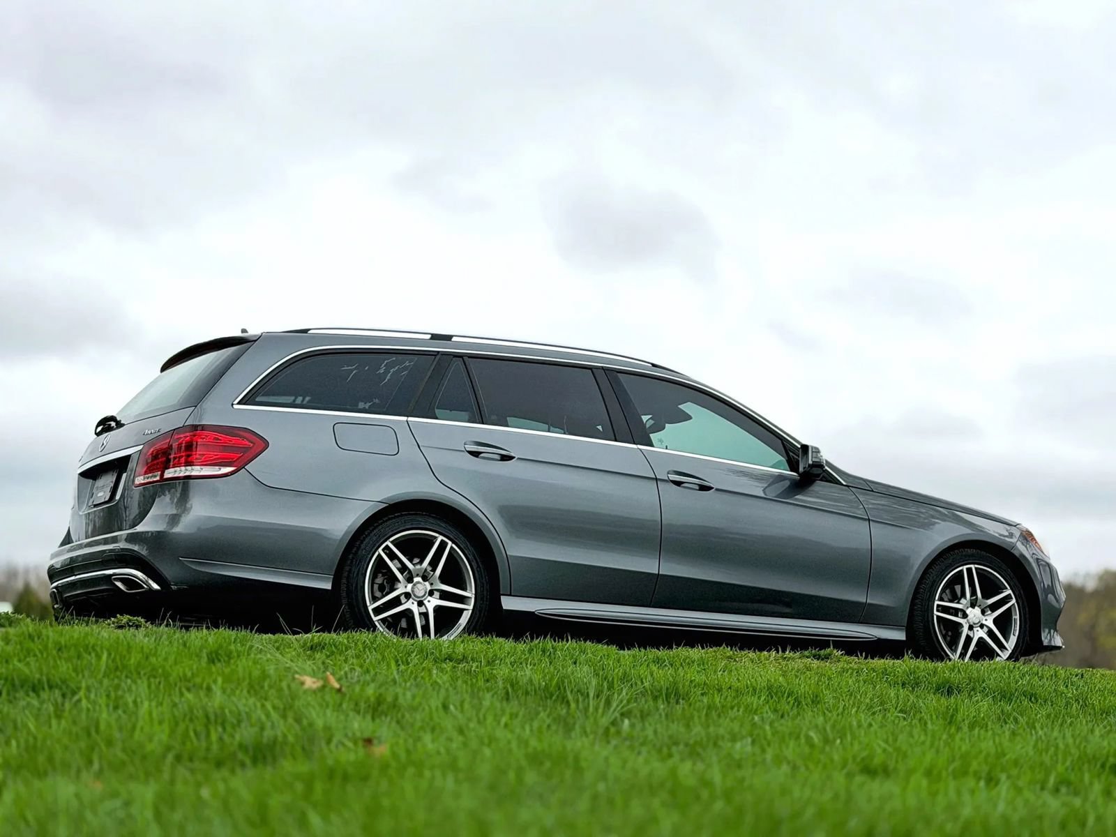 Used 2016 Mercedes-Benz E 350 4MATIC Wagon image 18