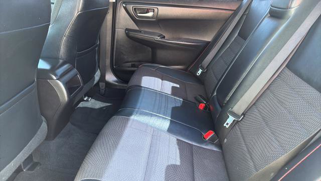 Used 2016 Toyota Camry SE image 21