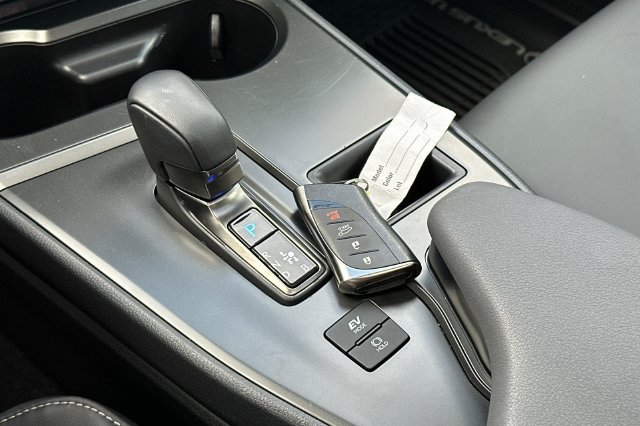 Used 2025 Lexus UX 300h FWD w/ Accessory Package (Z2) image 10