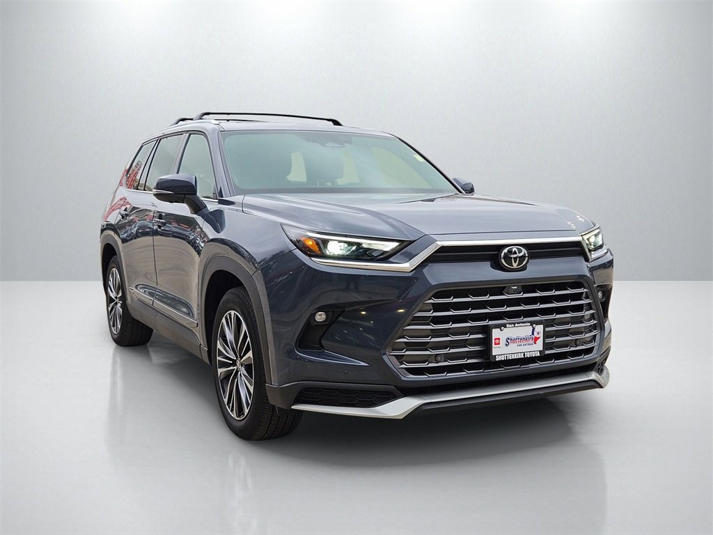 Used 2025 Toyota Grand Highlander AWD Hybrid image 3