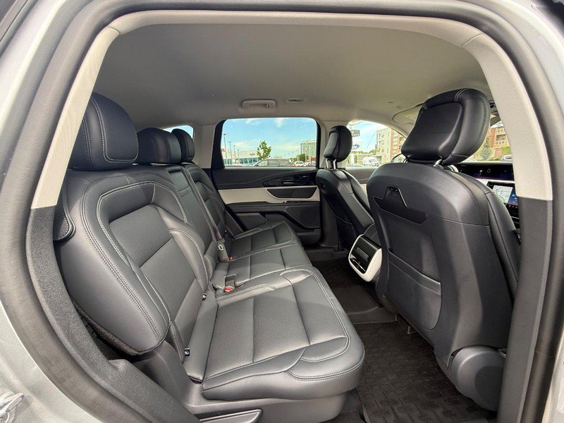 Certified 2025 Lincoln Nautilus Premier AWD/4WD image 14