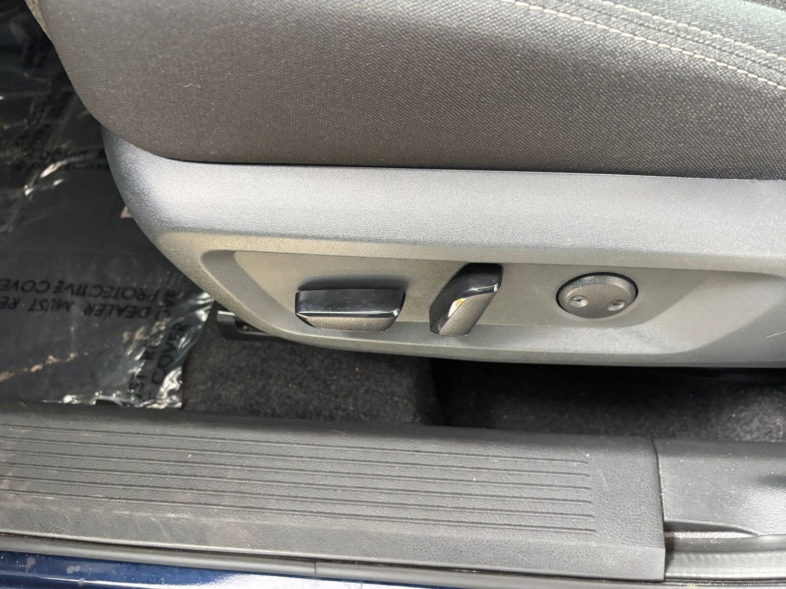 Used 2025 Nissan Rogue SV FWD image 22