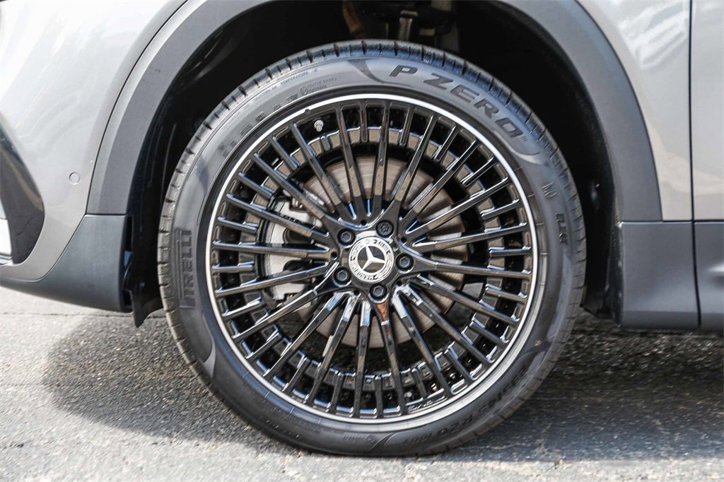 Used 2024 Mercedes-Benz EQB 300 4MATIC image 9