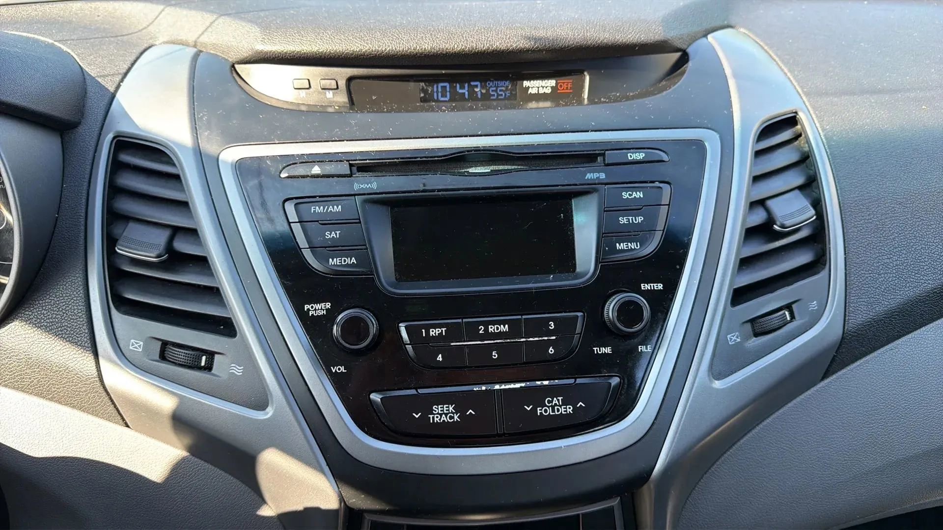 Used 2015 Hyundai Elantra SE FWD image 17