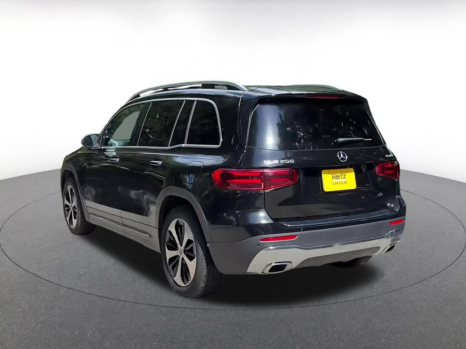 Used 2025 Mercedes-Benz GLB 250 4MATIC image 11