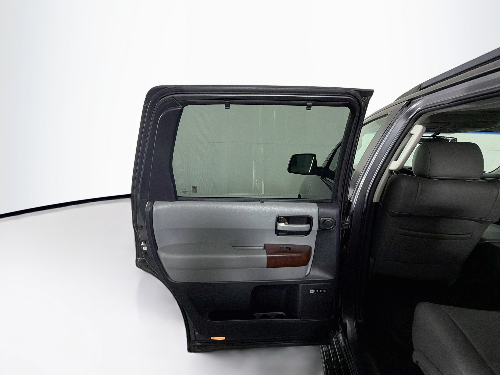 Used 2014 Toyota Sequoia Platinum AWD/4WD image 27