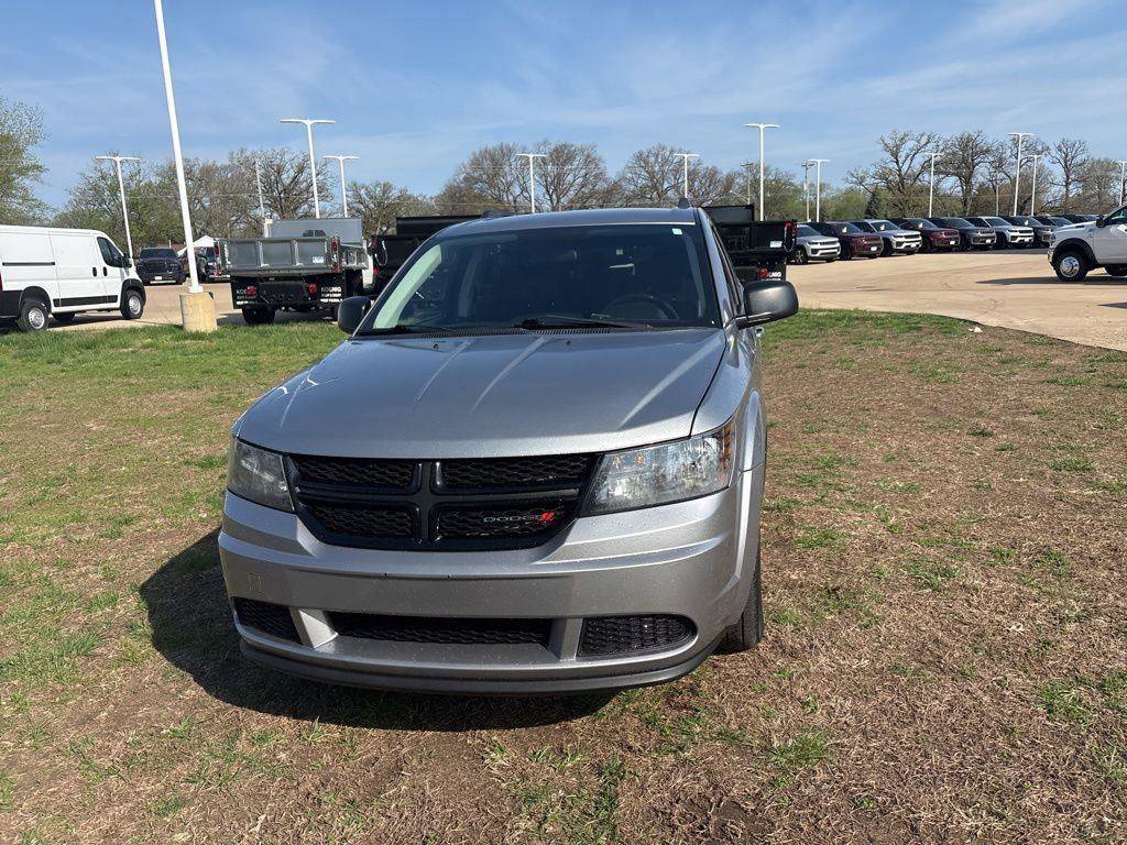 Used 2018 Dodge Journey SE w/ Popular Equipment Group FWD image 3