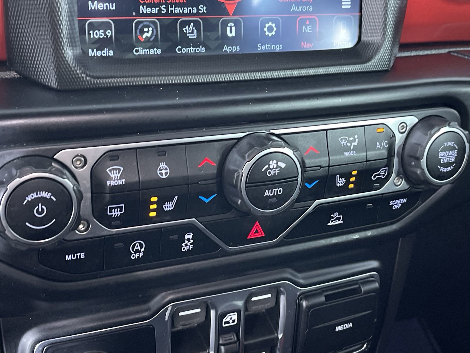 Used 2022 Jeep Gladiator Rubicon w/ Cold Weather Group AWD/4WD image 21