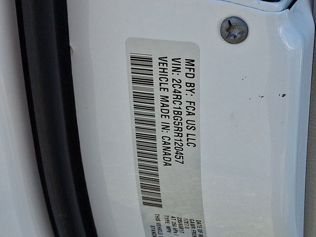 Certified 2024 Chrysler Pacifica Touring-L FWD image 32