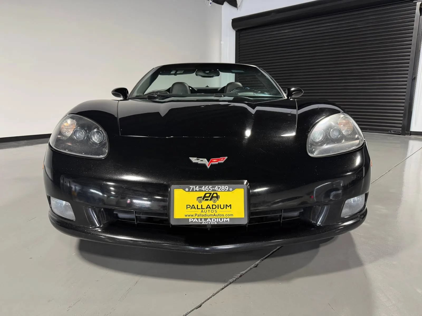 Used 2005 Chevrolet Corvette Convertible w/ Preferred Equipment Group RWD image 2