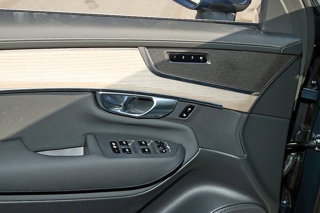 New 2026 Volvo XC90 B5 Plus w/ Protection Package image 11