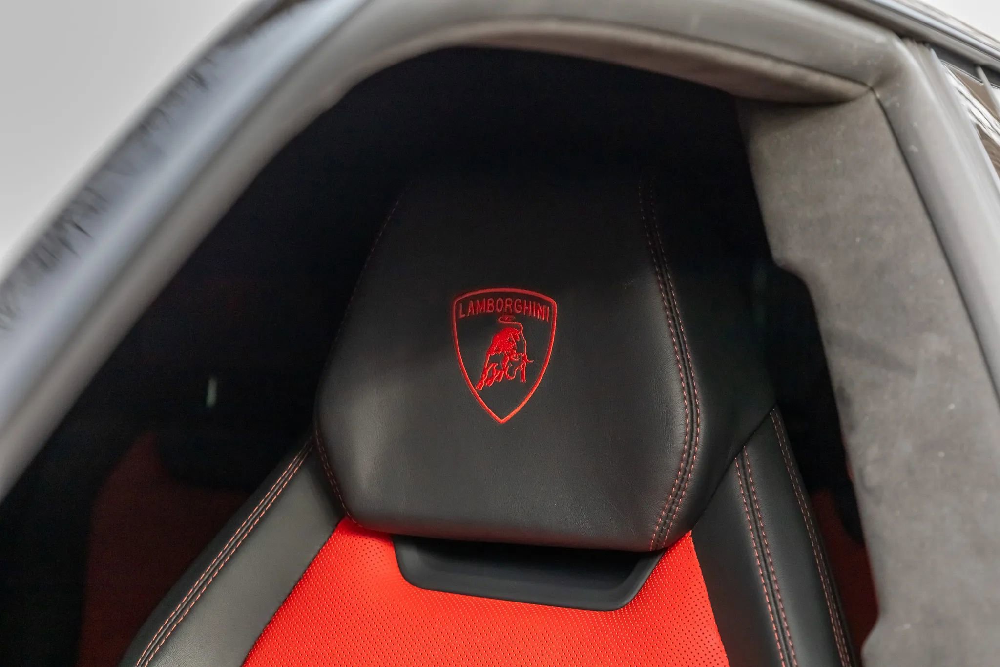 Used 2022 Lamborghini Urus image 36