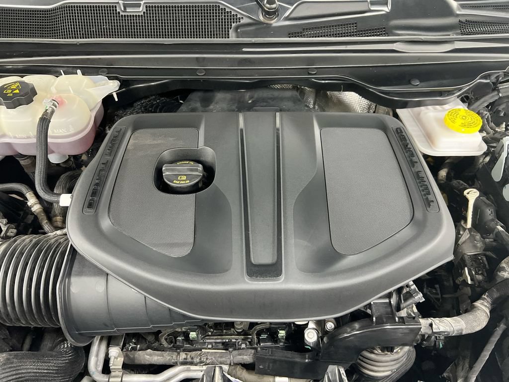 Used 2025 RAM 1500 Laramie AWD/4WD image 25