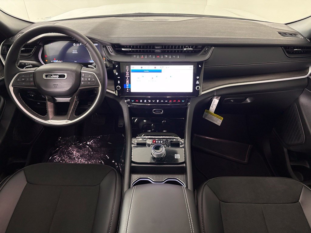 New 2026 Jeep Grand Cherokee Altitude RWD image 34