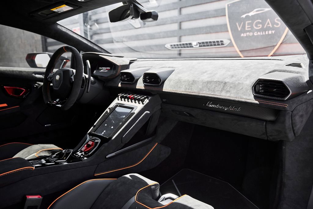 Used 2023 Lamborghini Huracan Sterrato image 47