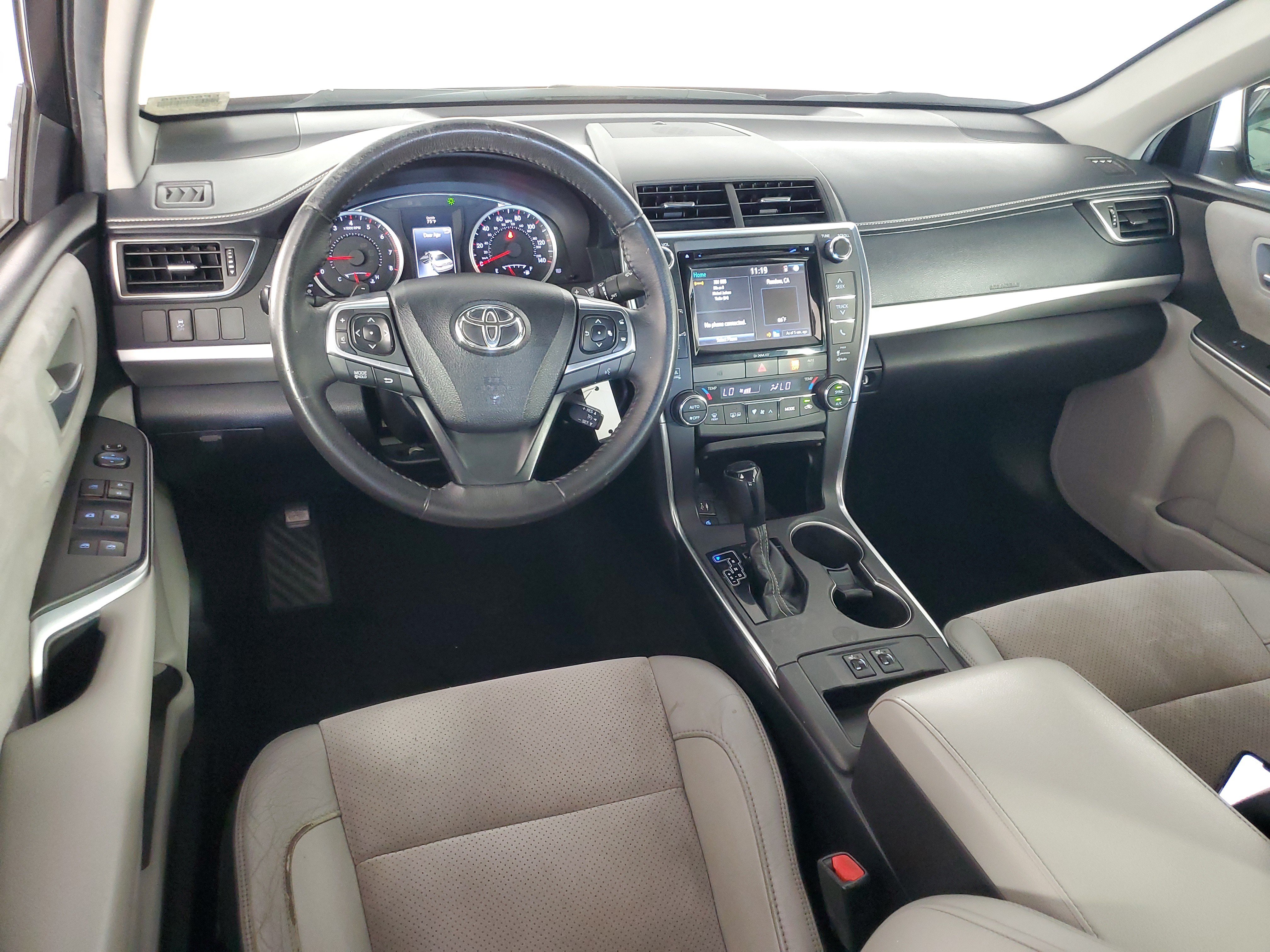 Used 2017 Toyota Camry XSE w/ Moonroof Package FWD image 15