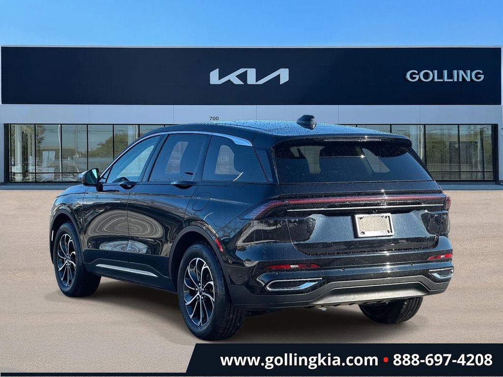 Used 2024 Lincoln Nautilus Premier image 4