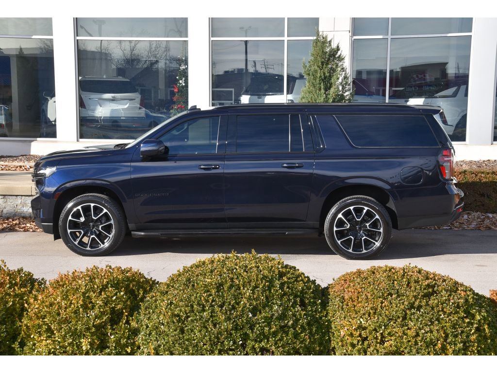 Used 2022 Chevrolet Suburban RST w/ Luxury Package image 7