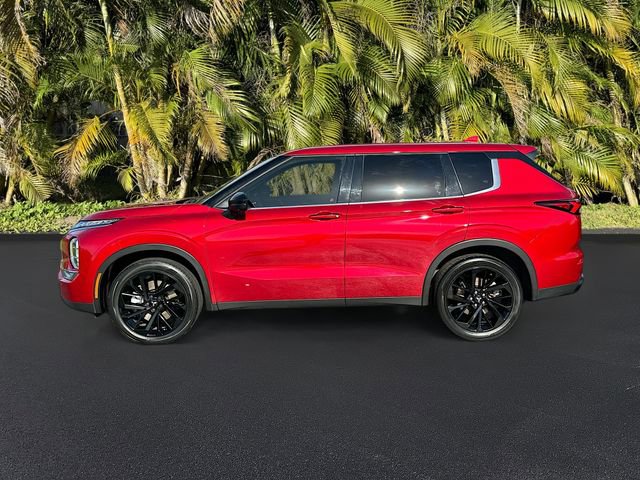 Used 2024 Mitsubishi Outlander SE Black Edition image 8