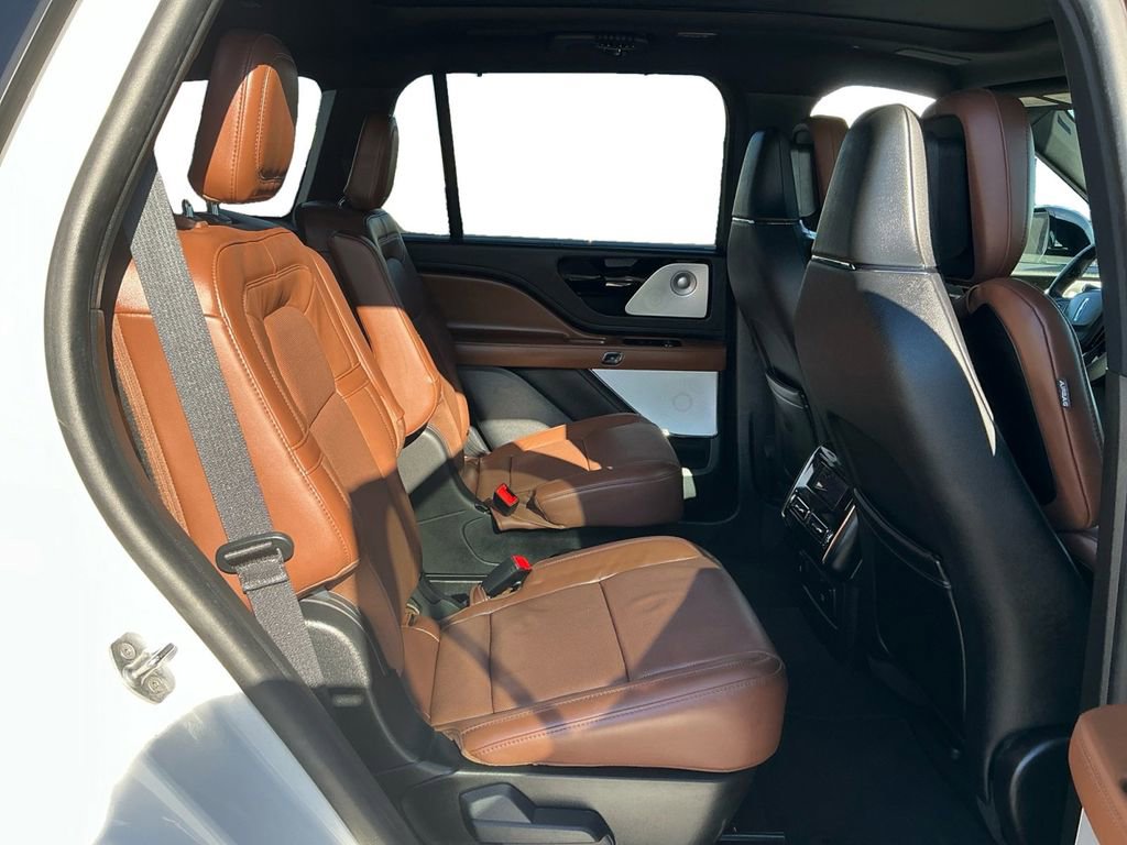 Used 2024 Lincoln Aviator Reserve w/ Equipment Group 201A image 23