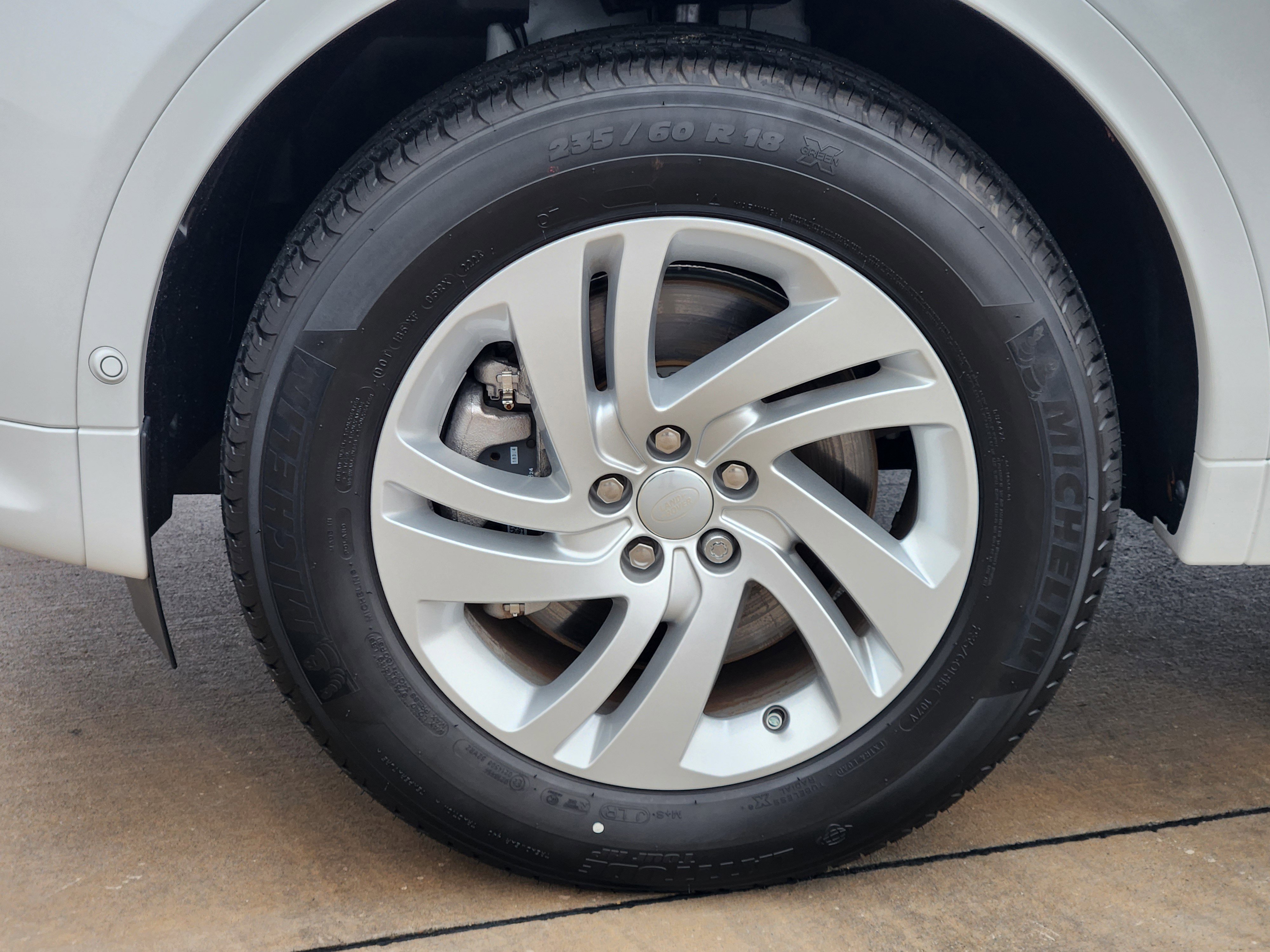 New 2025 Land Rover Discovery Sport S image 10