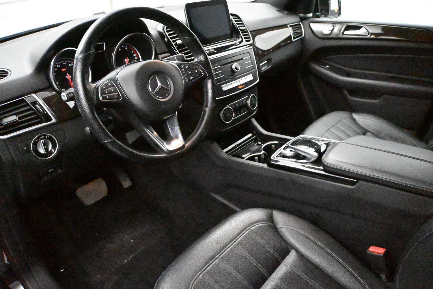 Used 2017 Mercedes-Benz GLE 350 4MATIC image 2