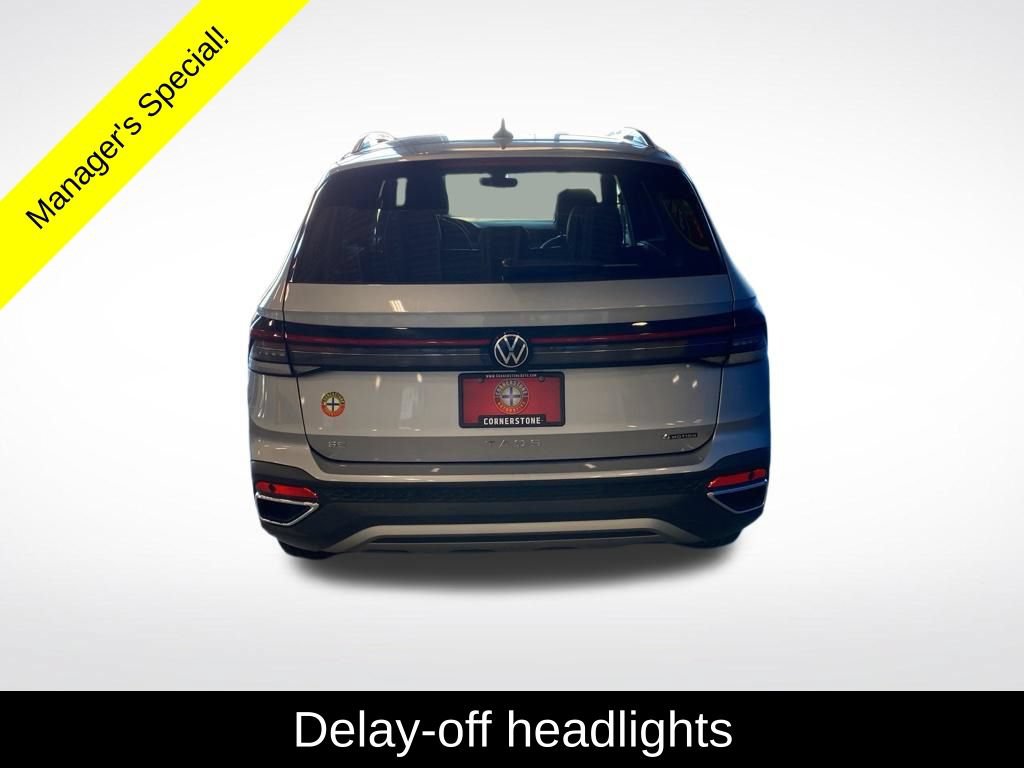 Used 2025 Volkswagen Taos SE AWD/4WD image 18