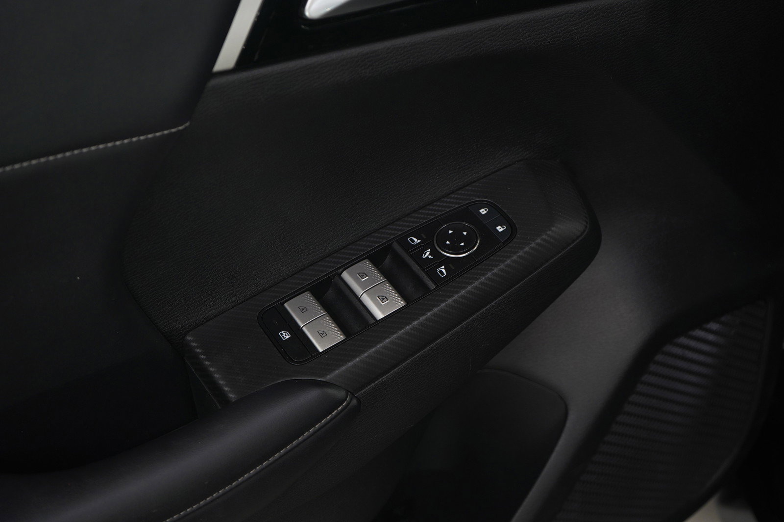 Used 2023 Mitsubishi Outlander SE image 24