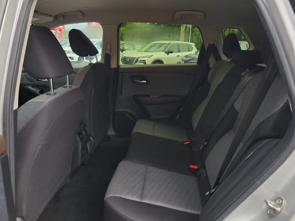 Certified 2023 Nissan Rogue SV FWD image 12