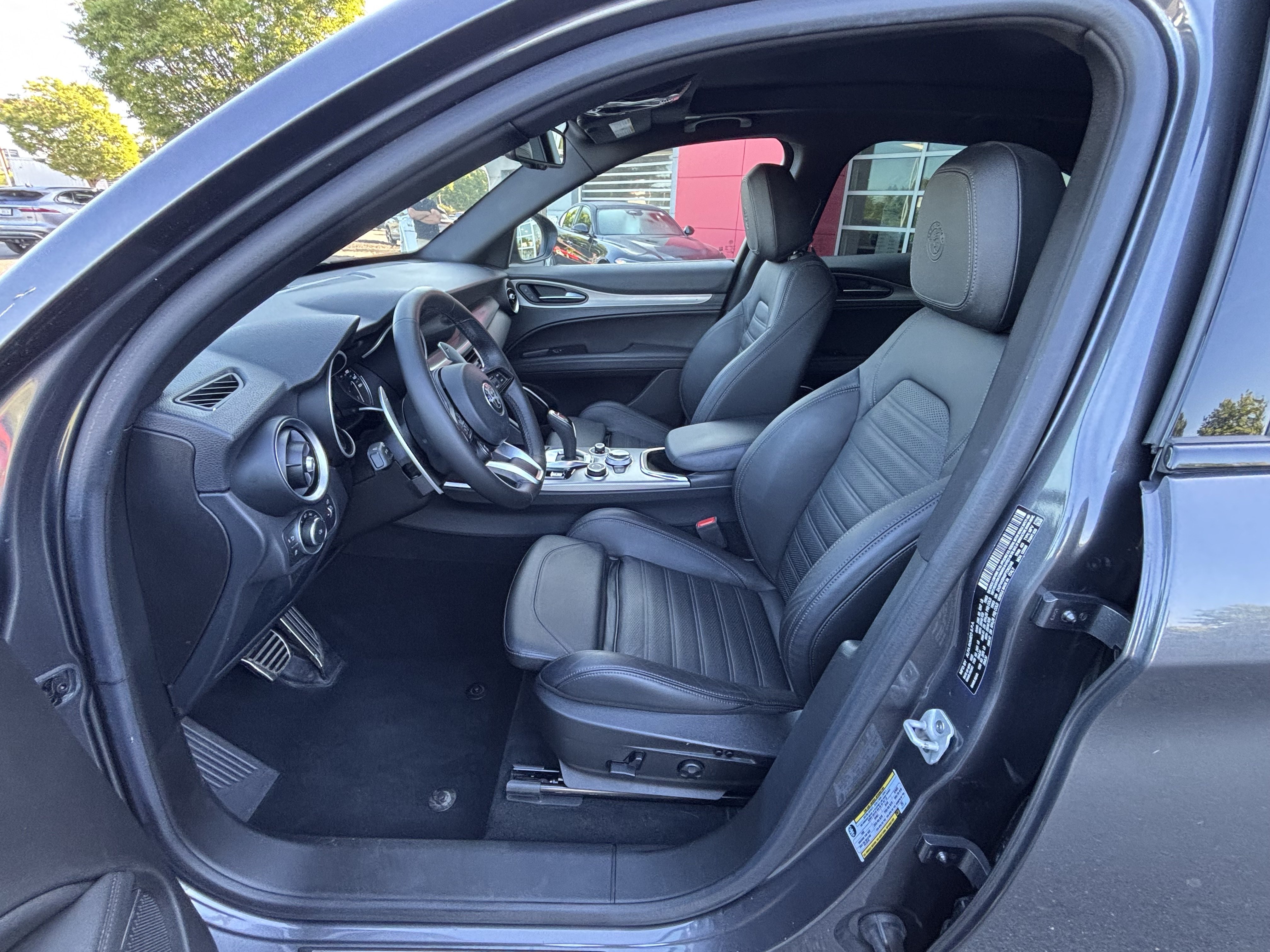 Certified 2023 Alfa Romeo Stelvio Veloce AWD/4WD image 29
