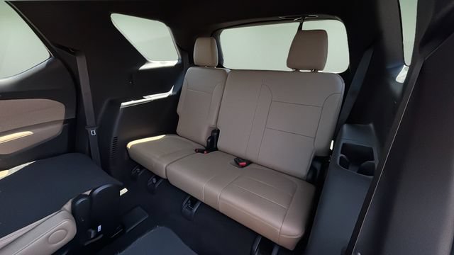 Used 2023 Chevrolet Traverse Premier w/ LPO, Cargo Package AWD/4WD image 33