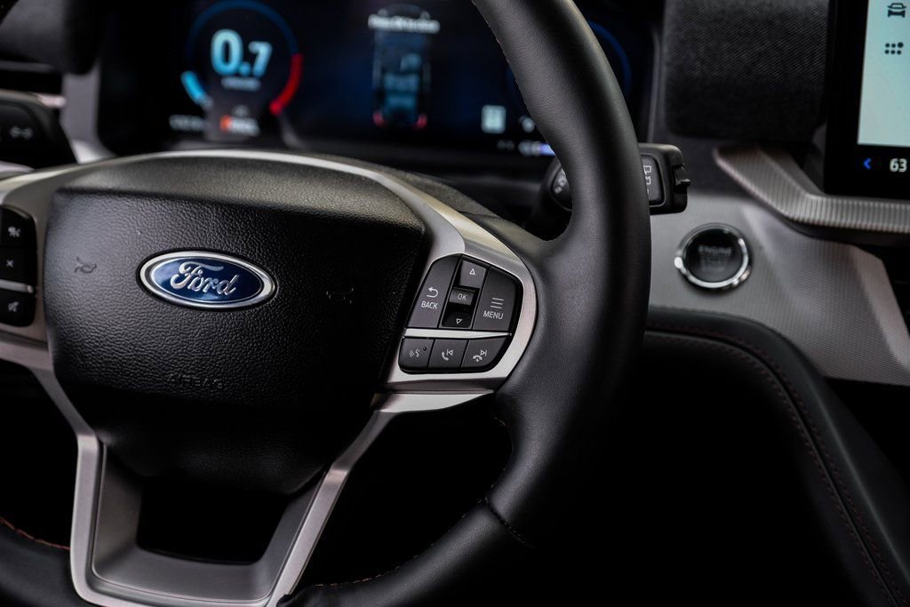 Used 2025 Ford Explorer Active RWD image 27